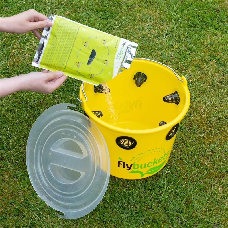 SET: Flybuckets Fliegenfalle + Lockmittel 240g - Fliegenschutz Für Stall & Weide – Bild 6