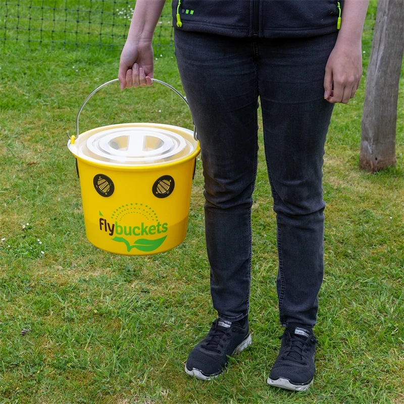 SET: Flybuckets Fliegenfalle + Lockmittel 240g - Fliegenschutz Für Stall & Weide – Bild 15